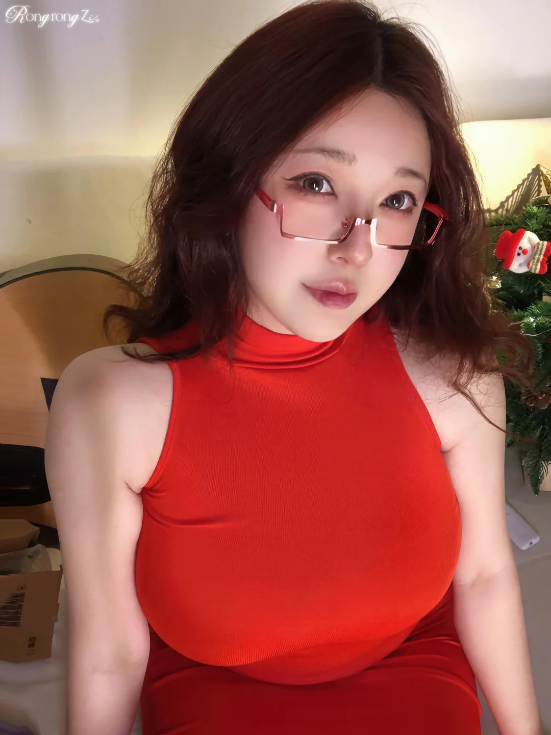 小容仔咕咕咕w - No.032 圣诞特辑 [35P-198MB] tg@simisebaisi 【丝足阁】031.webp